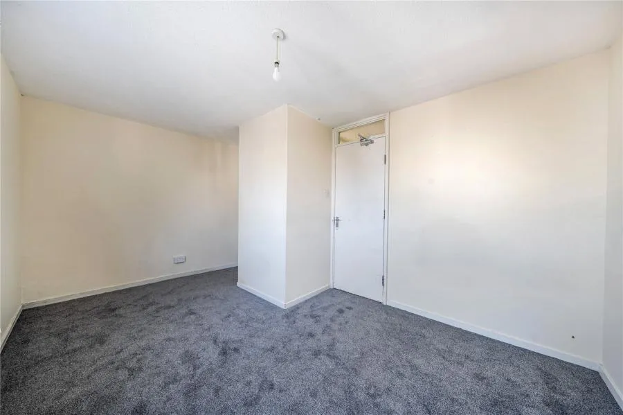 Dunmow Close, Feltham, TW13, photo 9