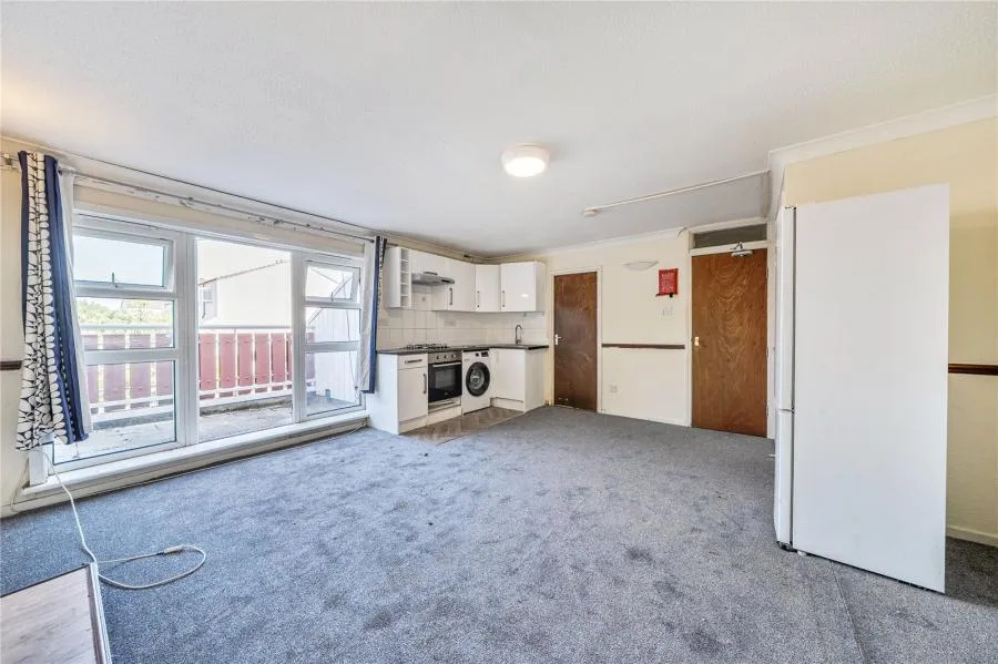 Dunmow Close, Feltham, TW13, photo 6