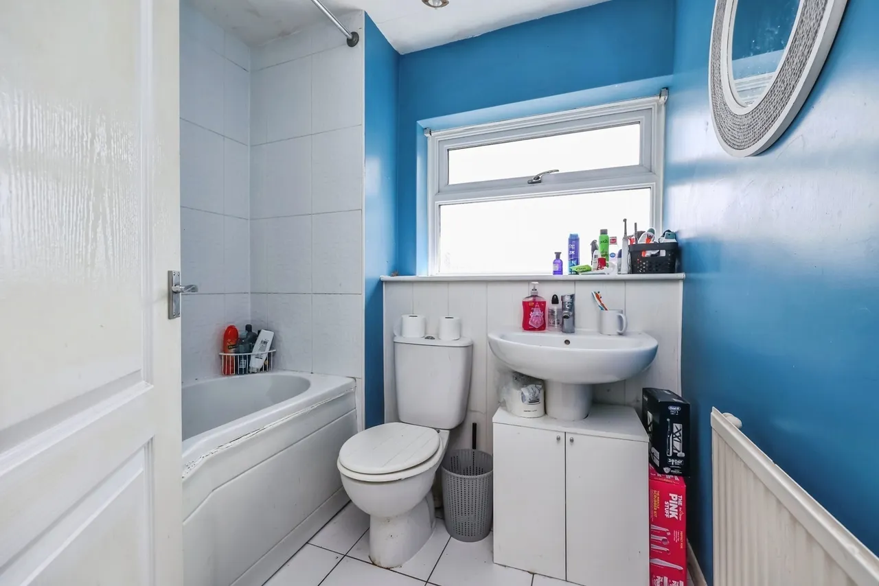 Glapton Lane, Clifton, Nottingham, NG11, photo 4