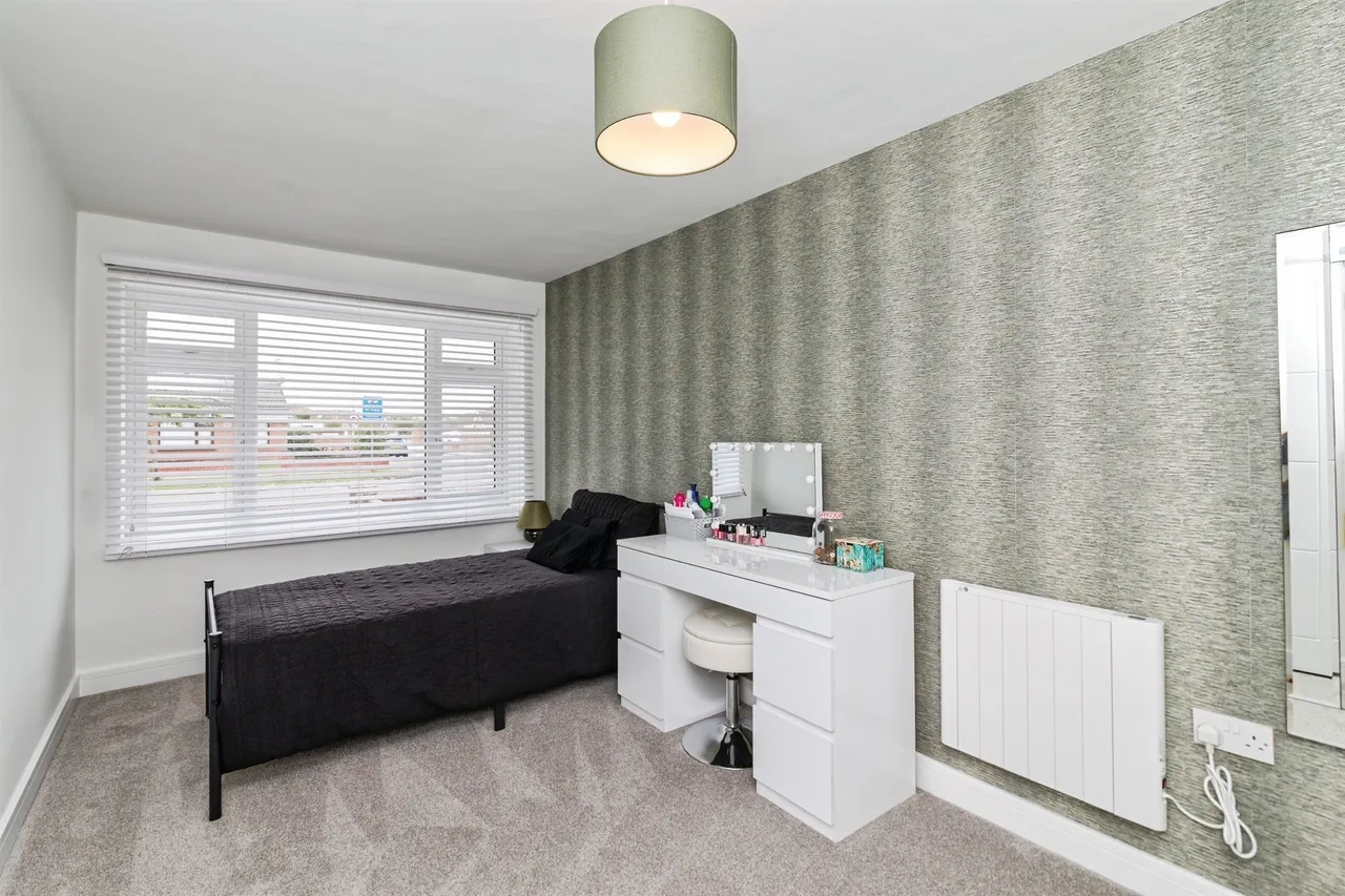 Crestview Drive, Lowestoft, NR32, photo 7