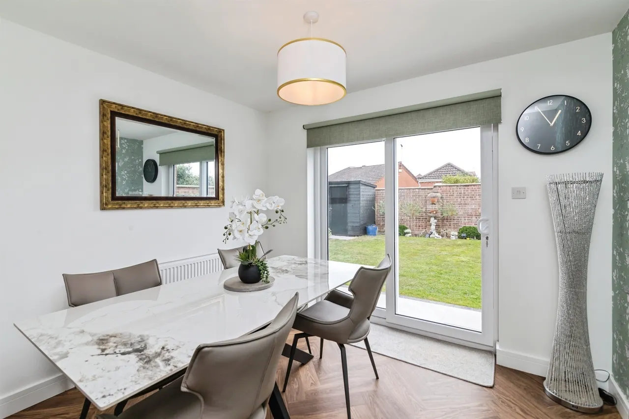 Crestview Drive, Lowestoft, NR32, photo 2