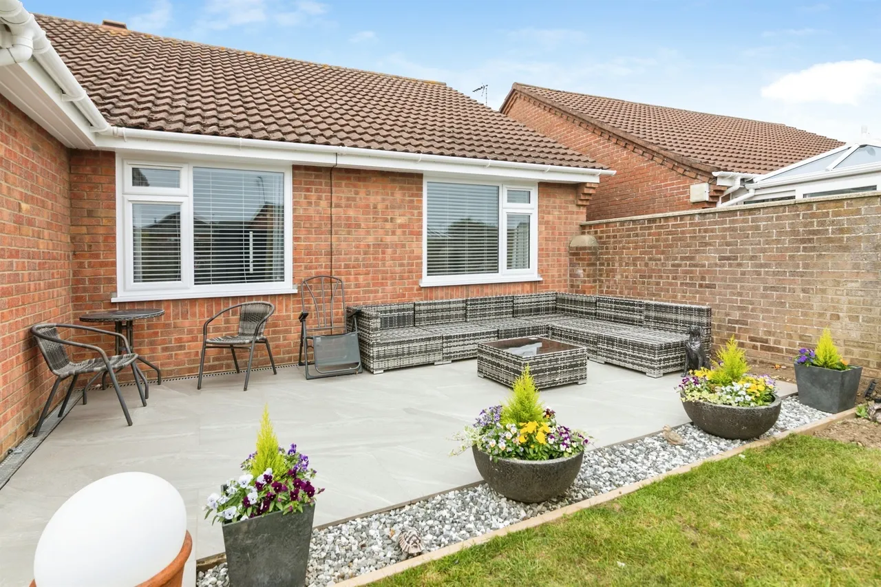 Crestview Drive, Lowestoft, NR32, photo 15