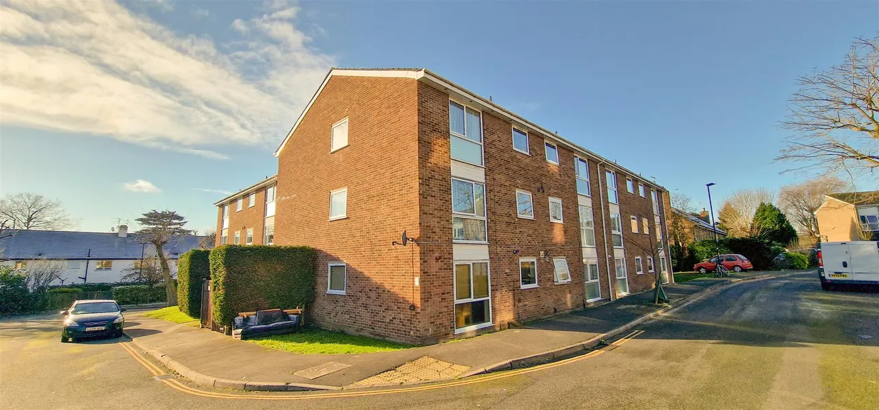 2 bed flat for sale — Oakley Close, Isleworth, London, TW7 4HY