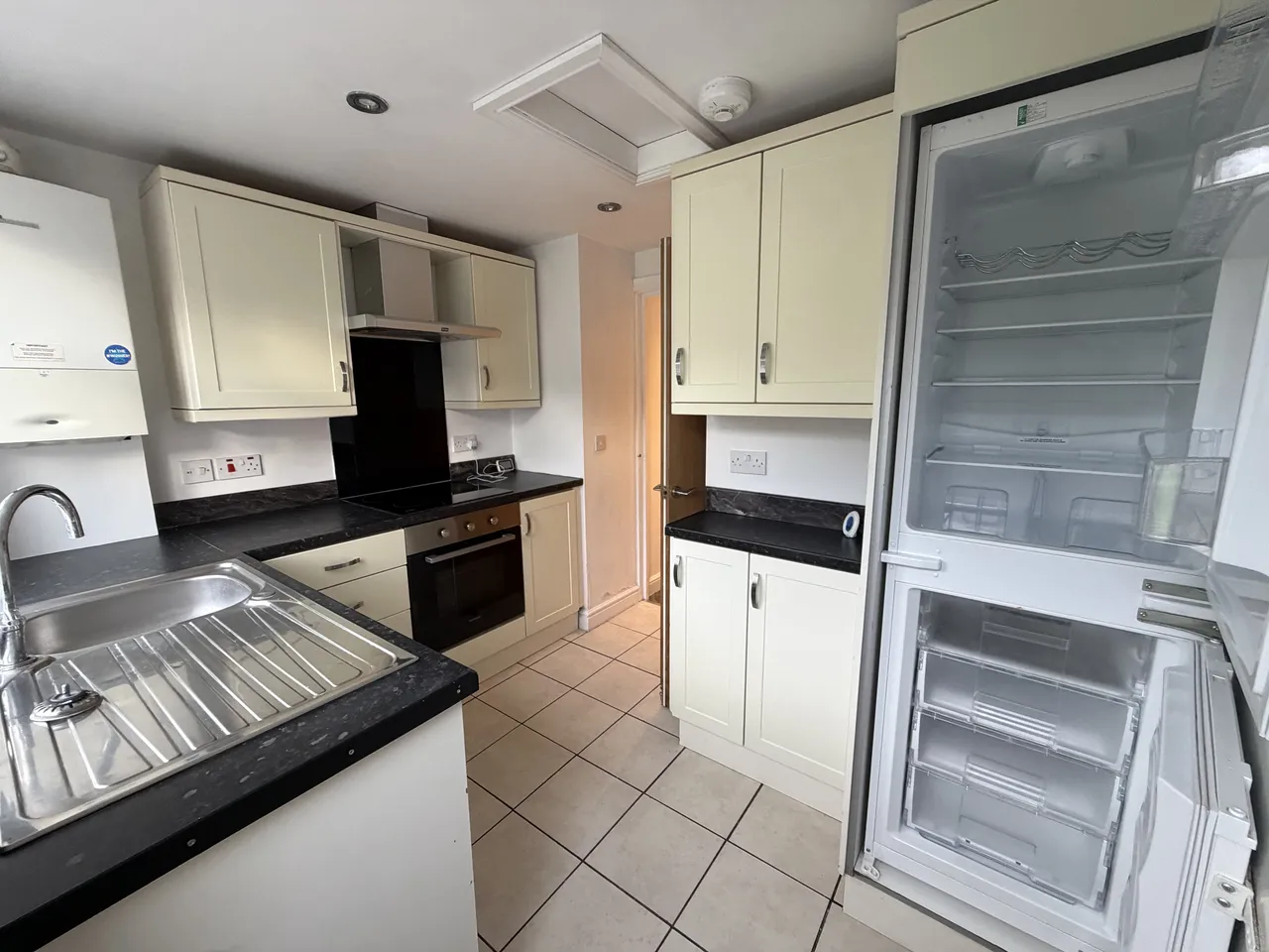 Southfield Avenue, BS15, photo 3