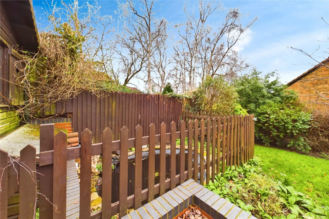 Lamden Way, Burghfield Common, RG7, photo 18