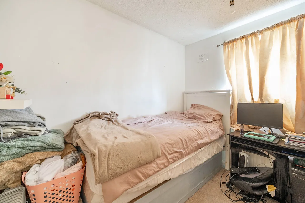 121 Meadfield, Edgware, photo 10