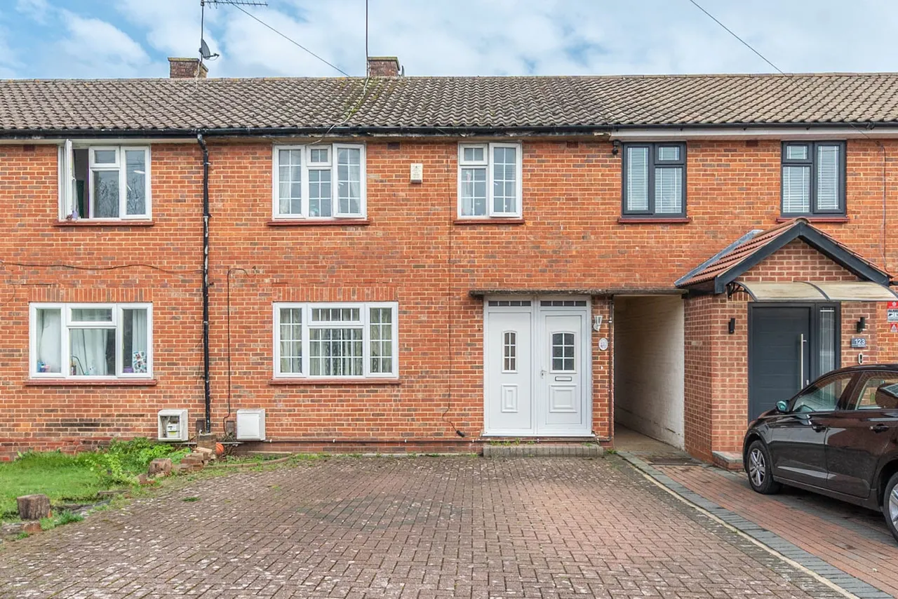 121 Meadfield, Edgware, photo 4