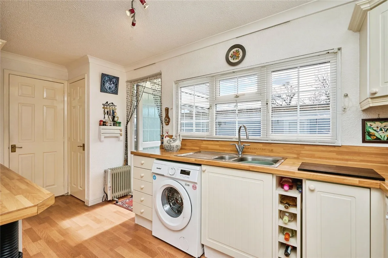 Folly Lane, East Cowes, PO32, photo 8