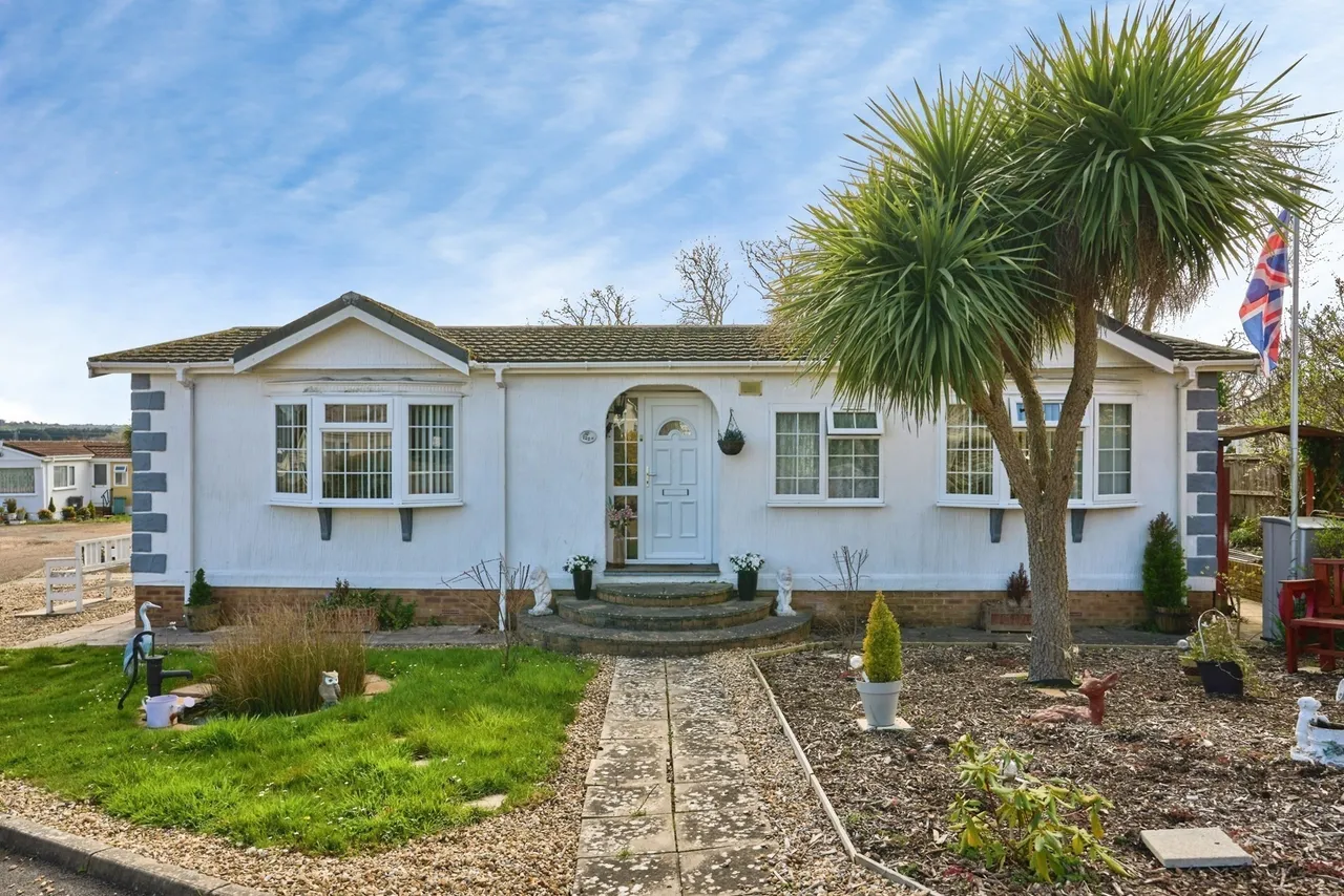 2 bed house for sale, Folly Lane, East Cowes, PO32