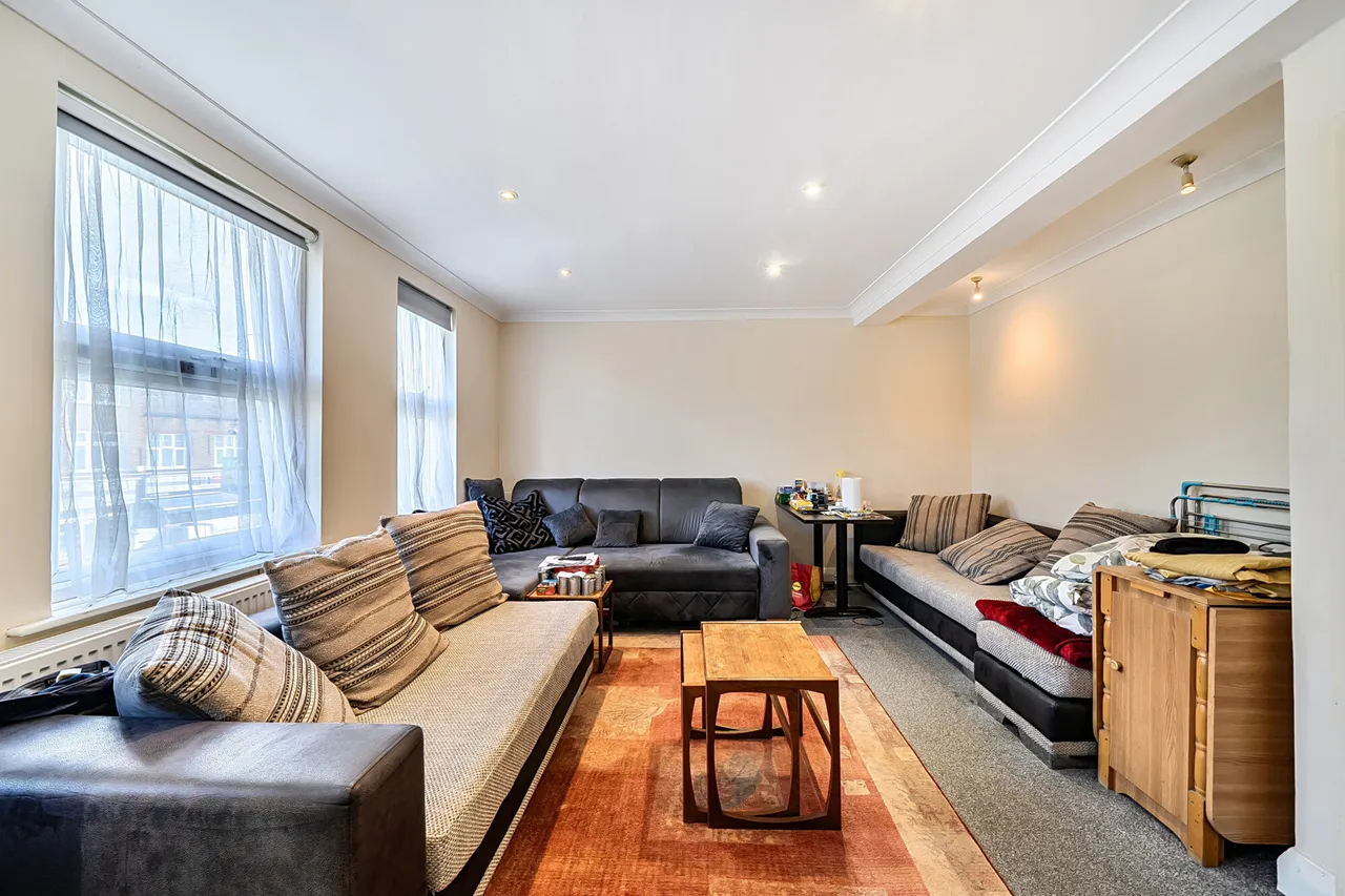 Victoria Road, Ruislip, HA4, photo 2