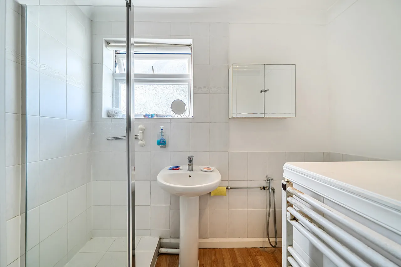 Victoria Road, Ruislip, HA4, photo 9