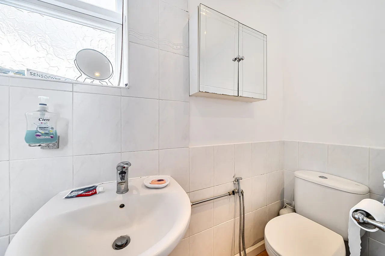 Victoria Road, Ruislip, HA4, photo 10