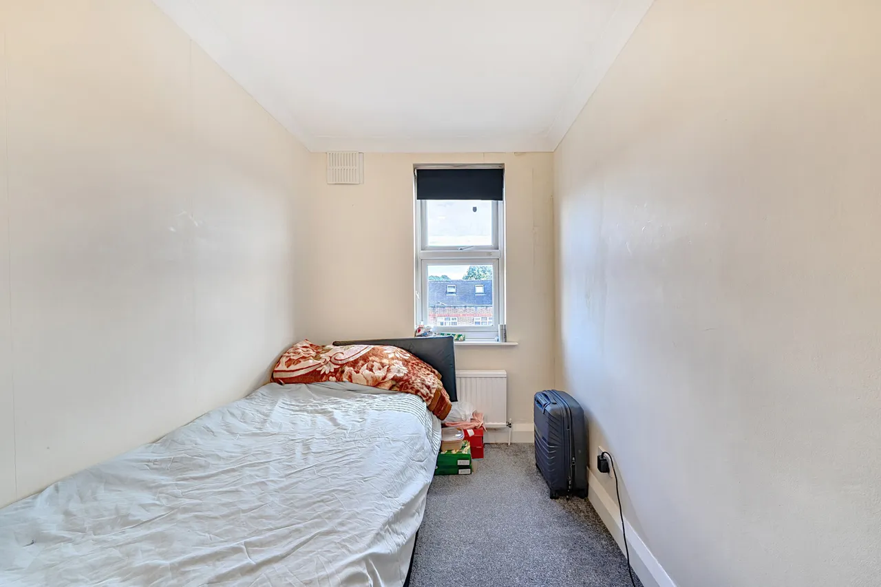 Victoria Road, Ruislip, HA4, photo 8