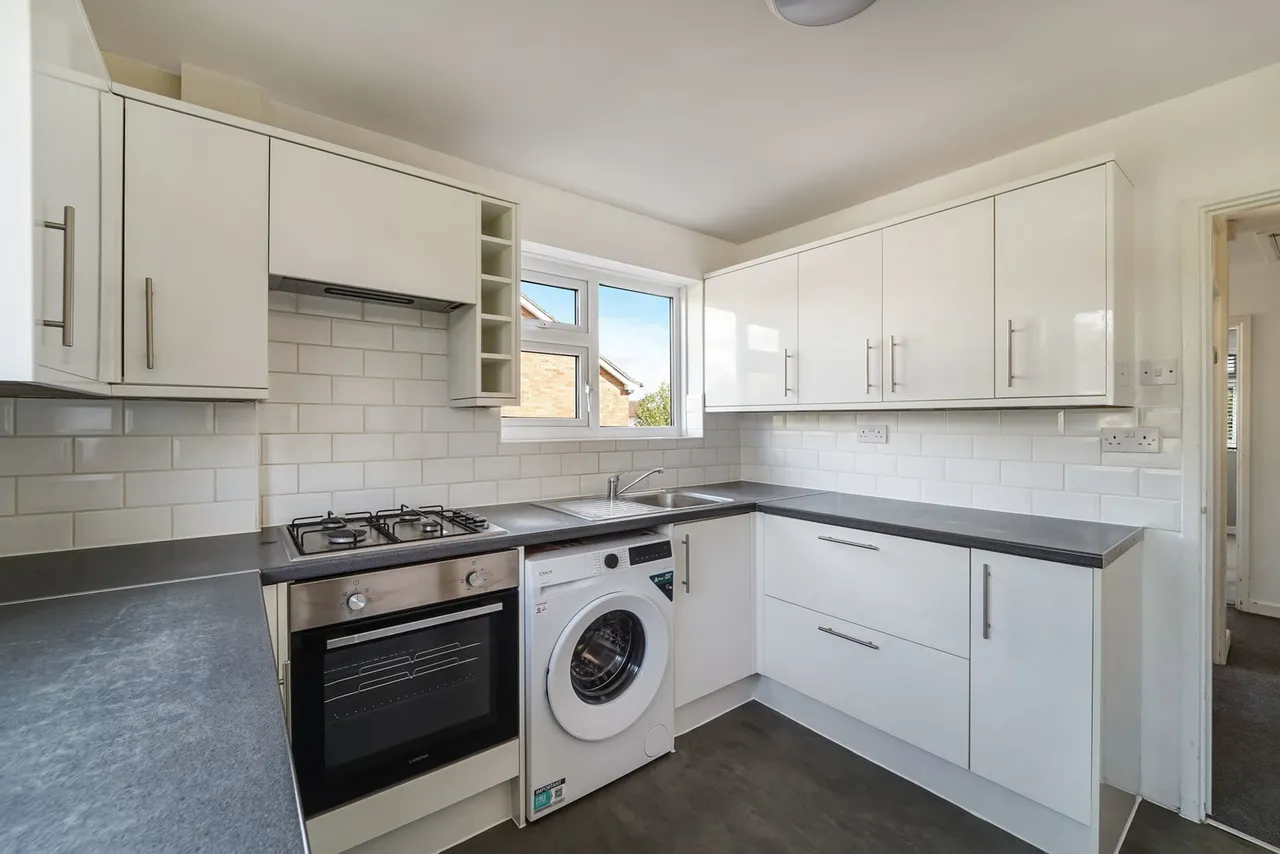 Nightingale Drive, West Ewell, KT19, photo 4