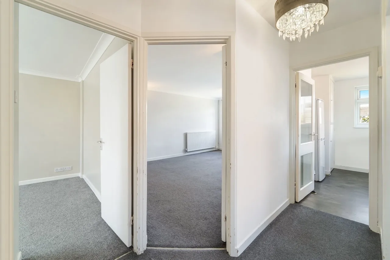 Nightingale Drive, West Ewell, KT19, photo 13