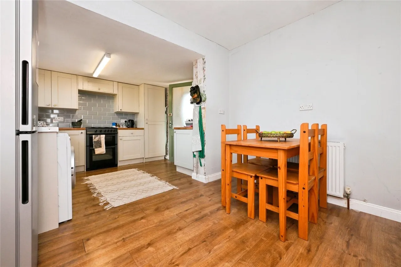 Nicholas Close, Brading, PO36, photo 2