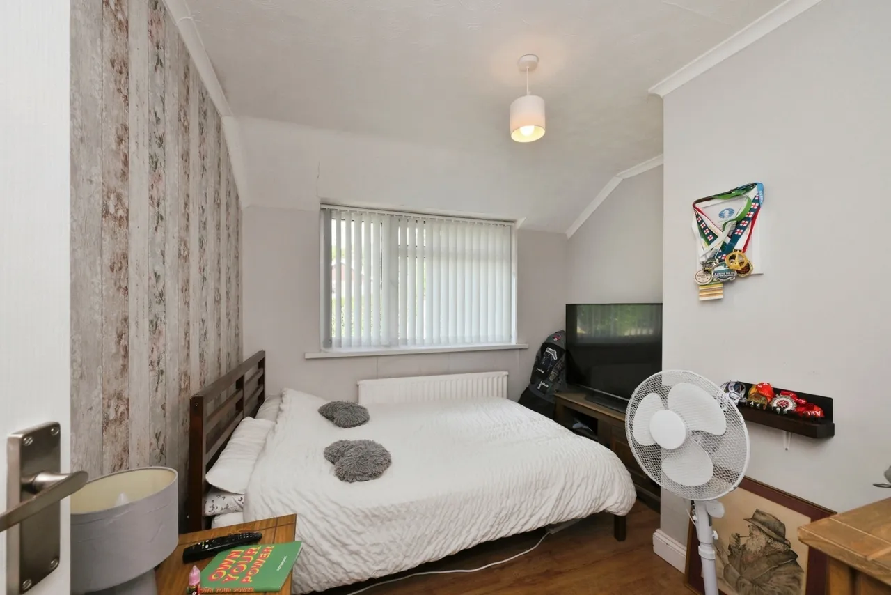 Nicholas Close, Brading, PO36, photo 41