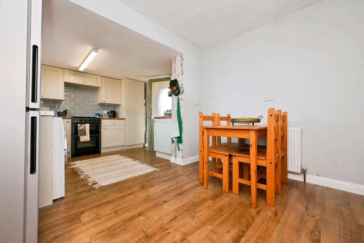 Nicholas Close, Brading, PO36, photo 47