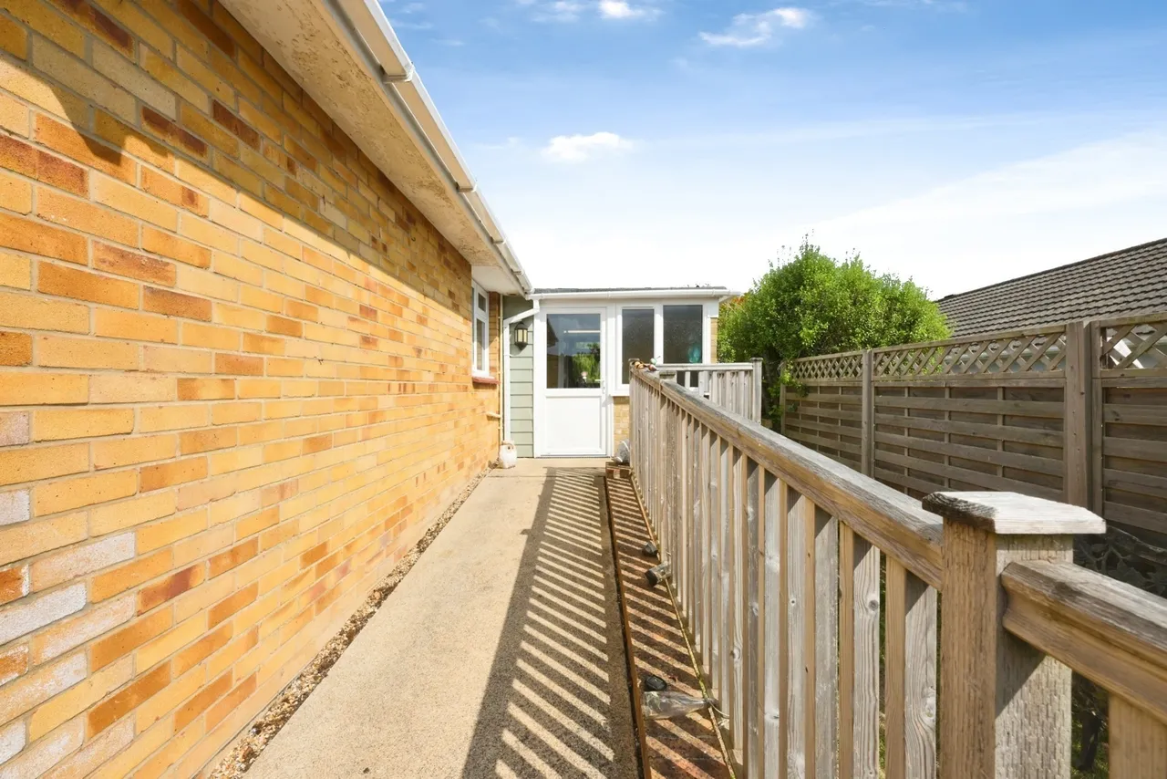 Nicholas Close, Brading, PO36, photo 32