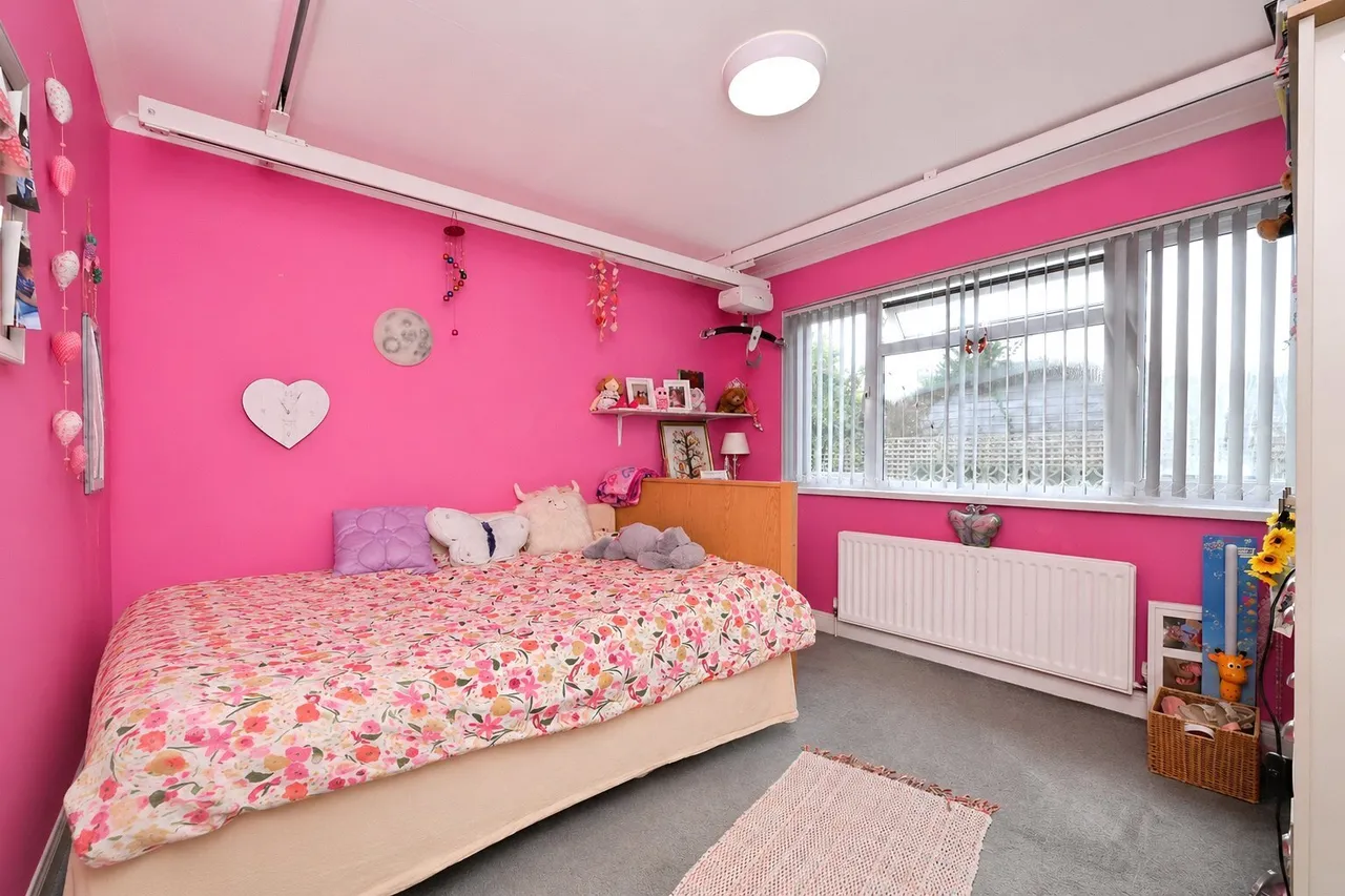 Nicholas Close, Brading, PO36, photo 8