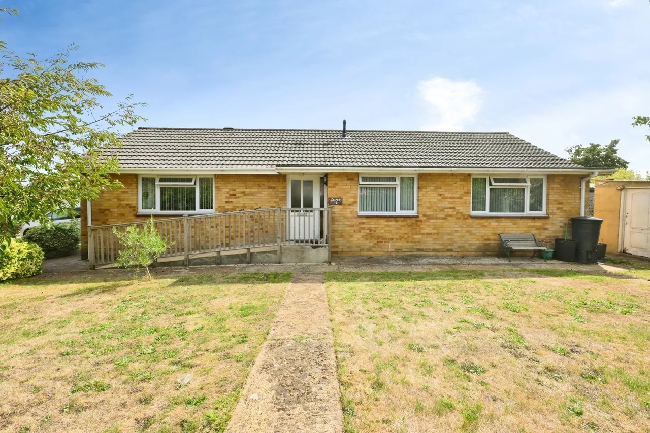 Nicholas Close, Brading, PO36, photo 37