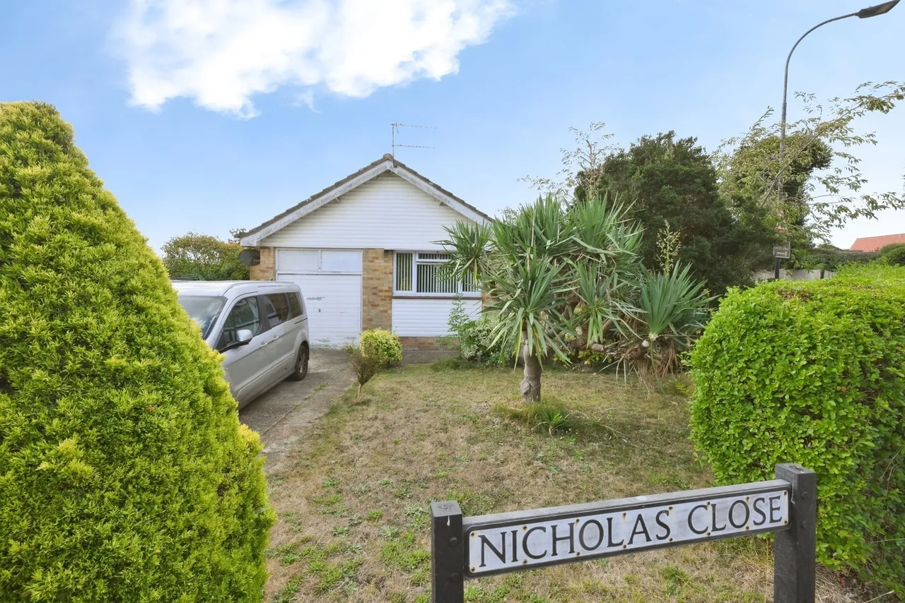 Nicholas Close, Brading, PO36, photo 15