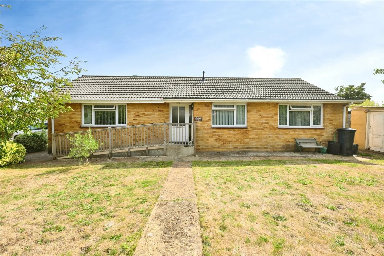 3 bed house for sale, Nicholas Close, Brading, PO36