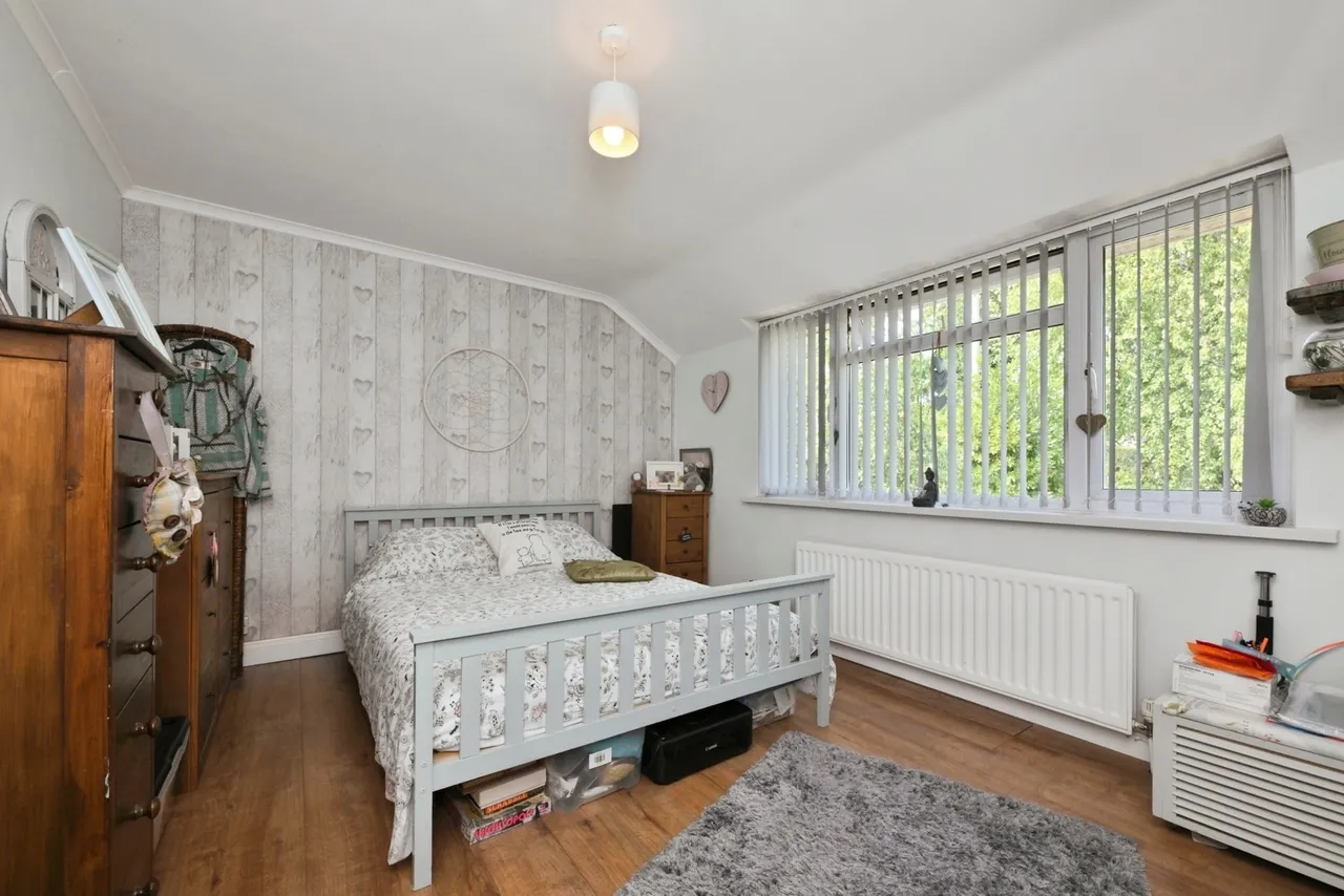 Nicholas Close, Brading, PO36, photo 19