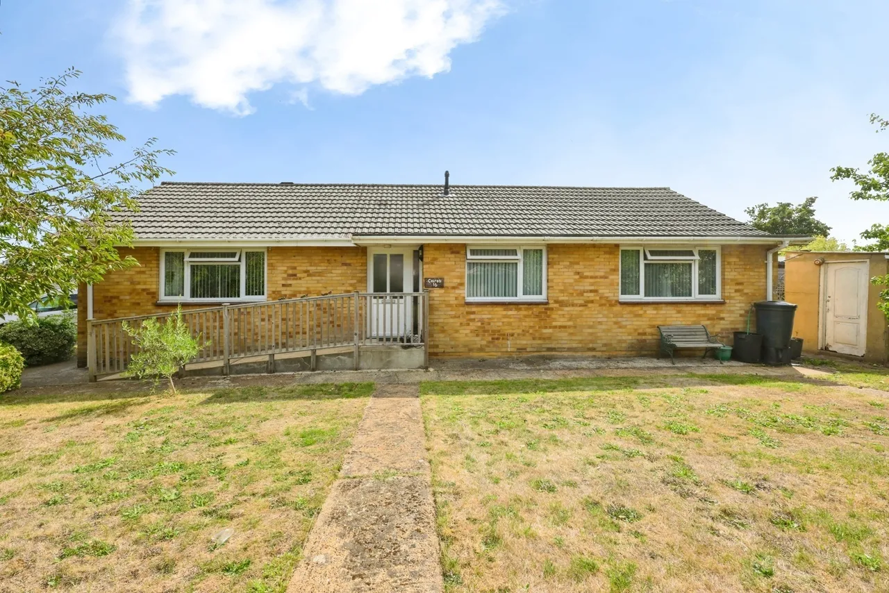Nicholas Close, Brading, PO36, photo 26