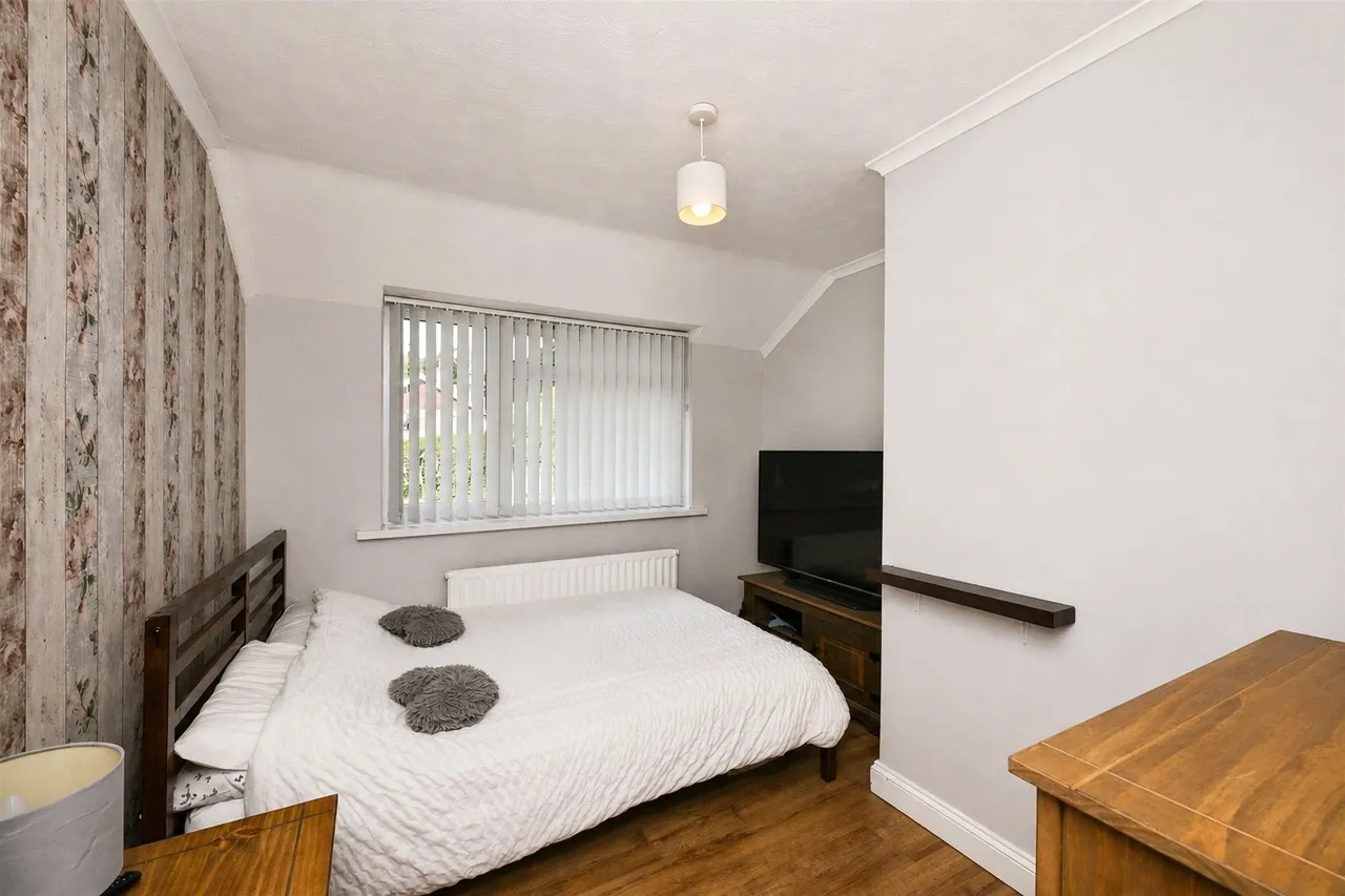 Nicholas Close, Brading, PO36, photo 7