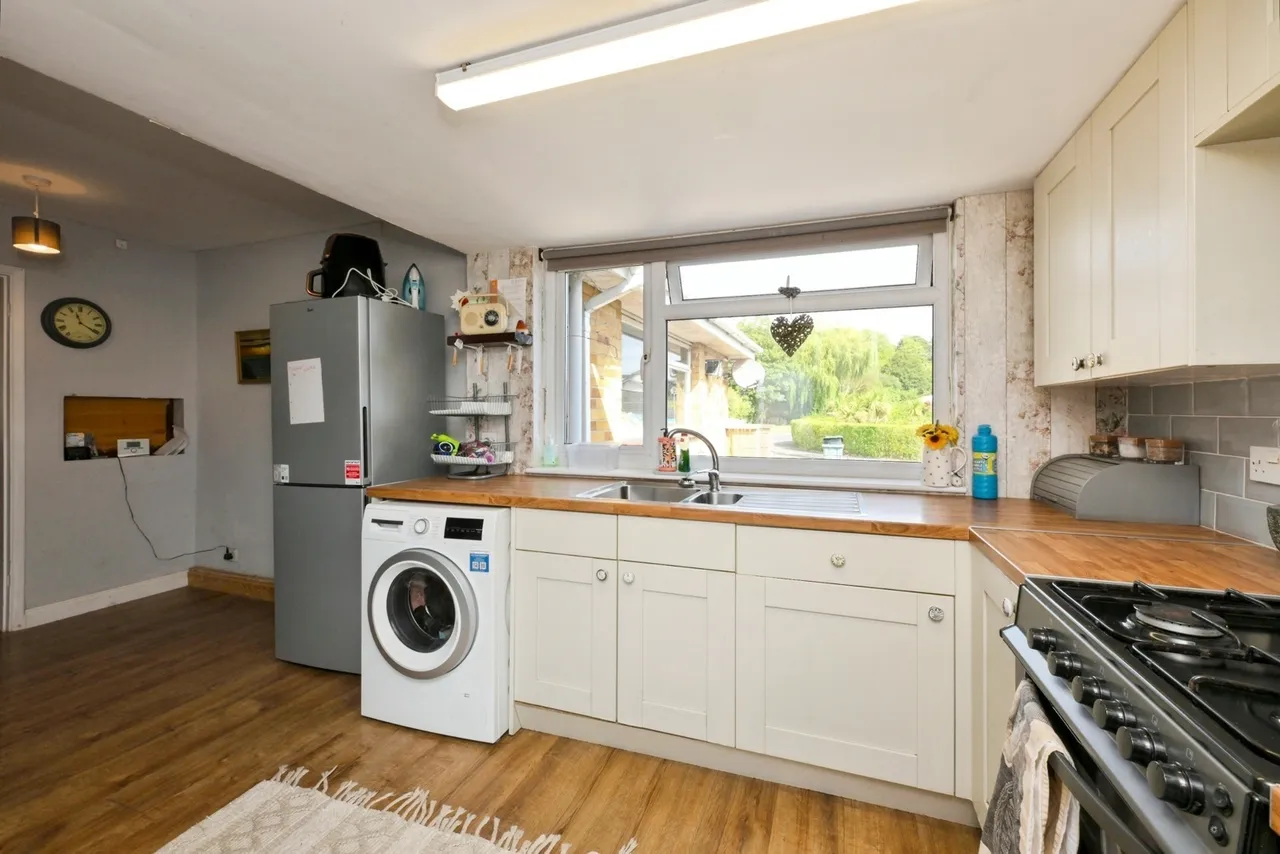 Nicholas Close, Brading, PO36, photo 52