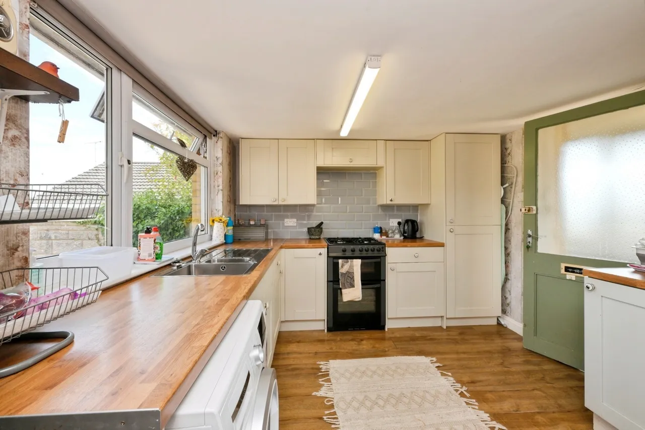 Nicholas Close, Brading, PO36, photo 51