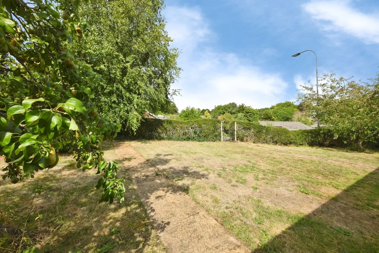 Nicholas Close, Brading, PO36, photo 35