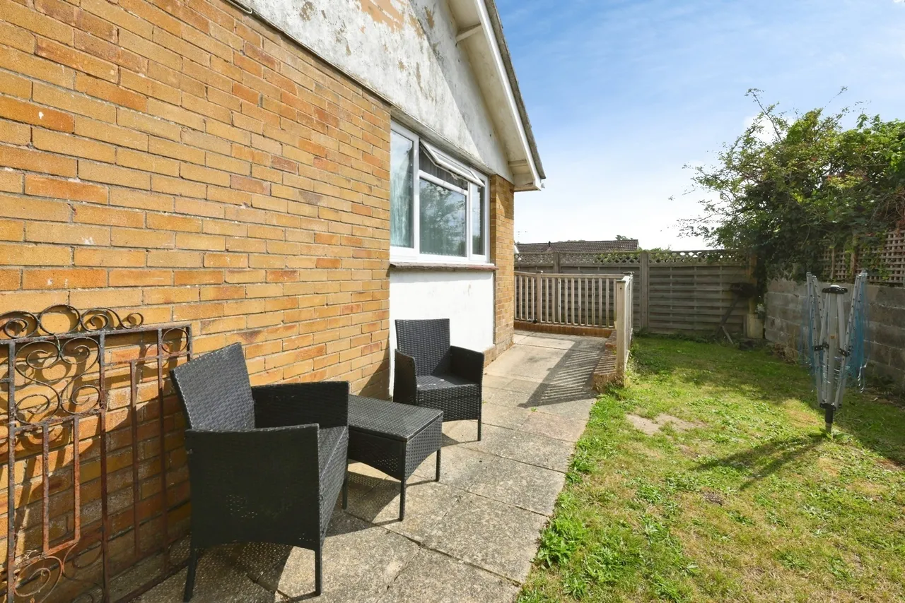Nicholas Close, Brading, PO36, photo 34