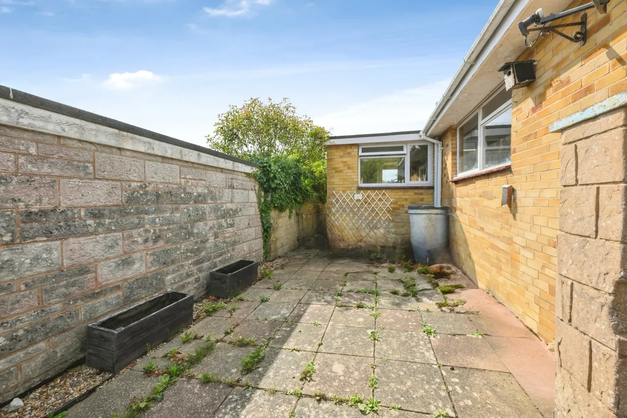 Nicholas Close, Brading, PO36, photo 53