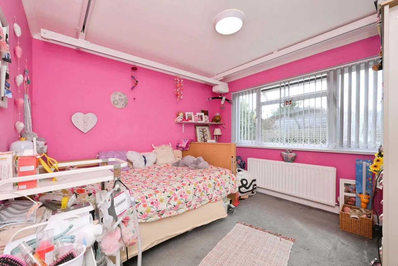 Nicholas Close, Brading, PO36, photo 39