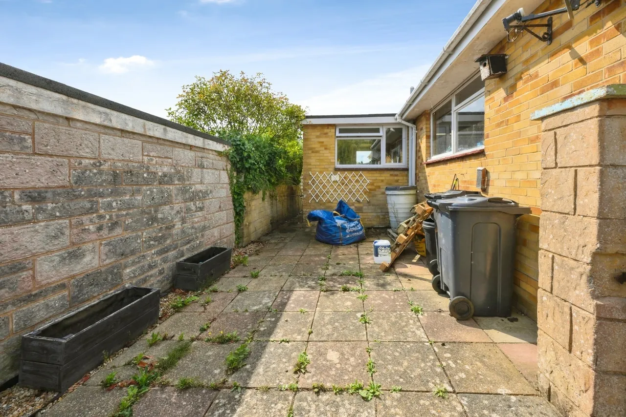 Nicholas Close, Brading, PO36, photo 54