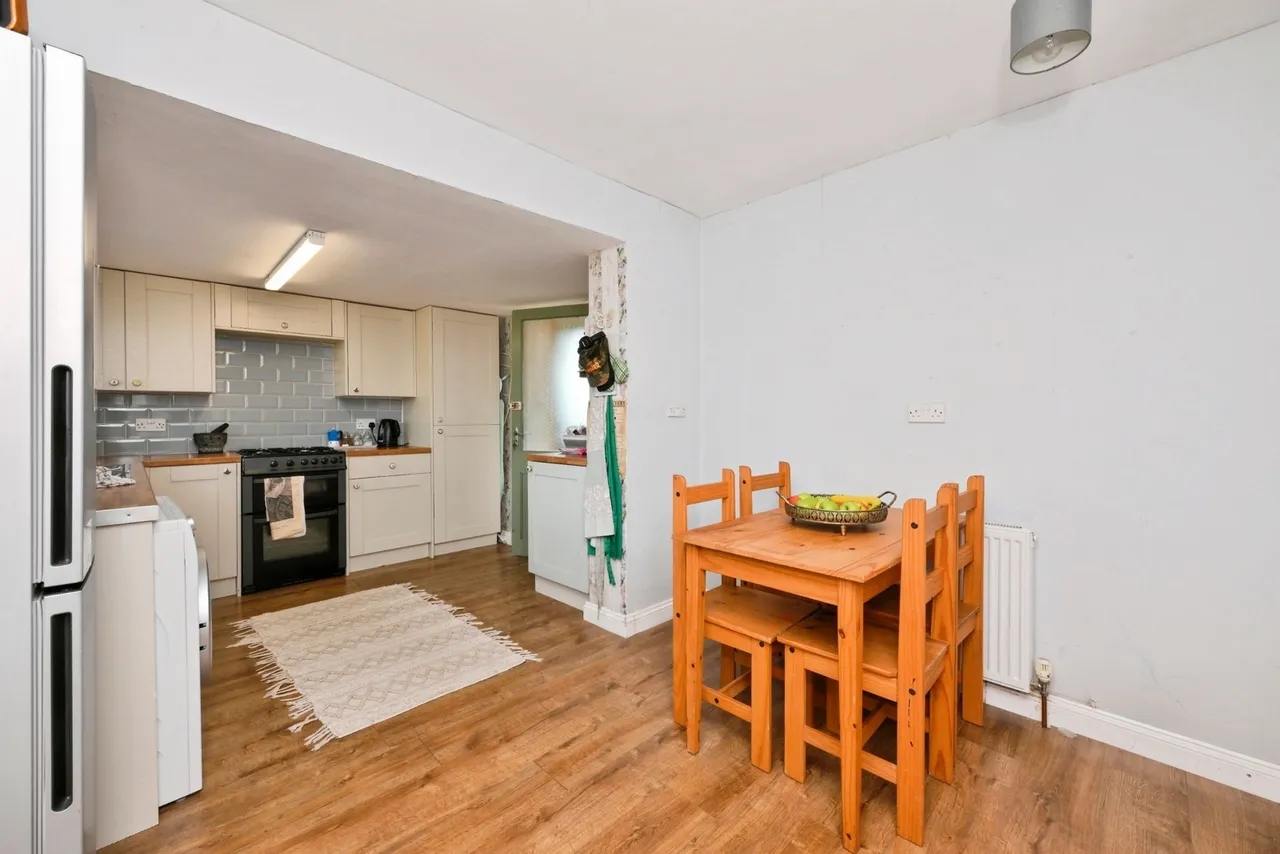 Nicholas Close, Brading, PO36, photo 25