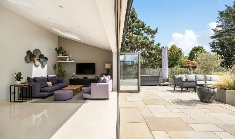 Petters Road, Ashtead, KT21, photo 2