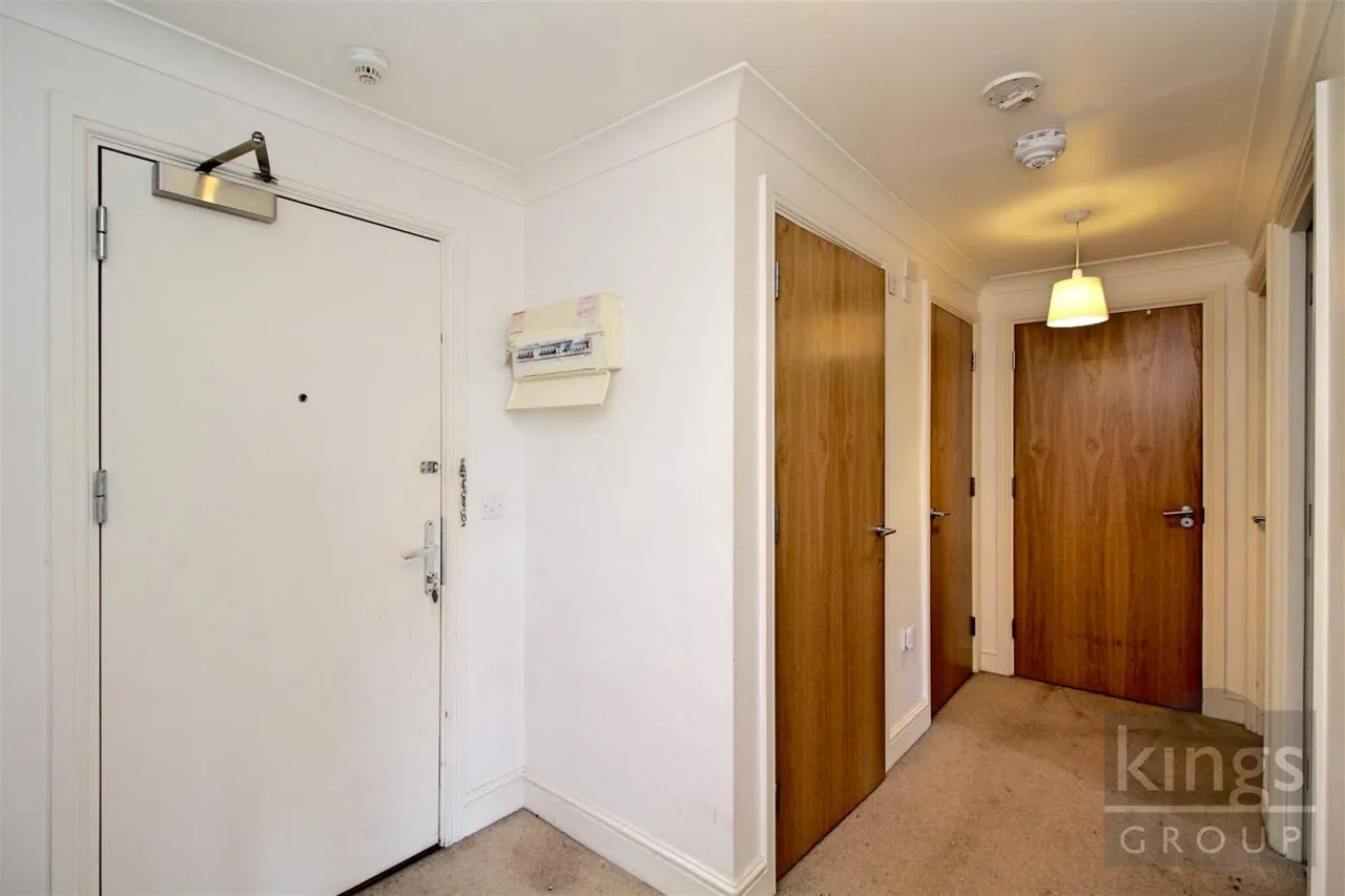Geary Court, Edmonton, N9, photo 8