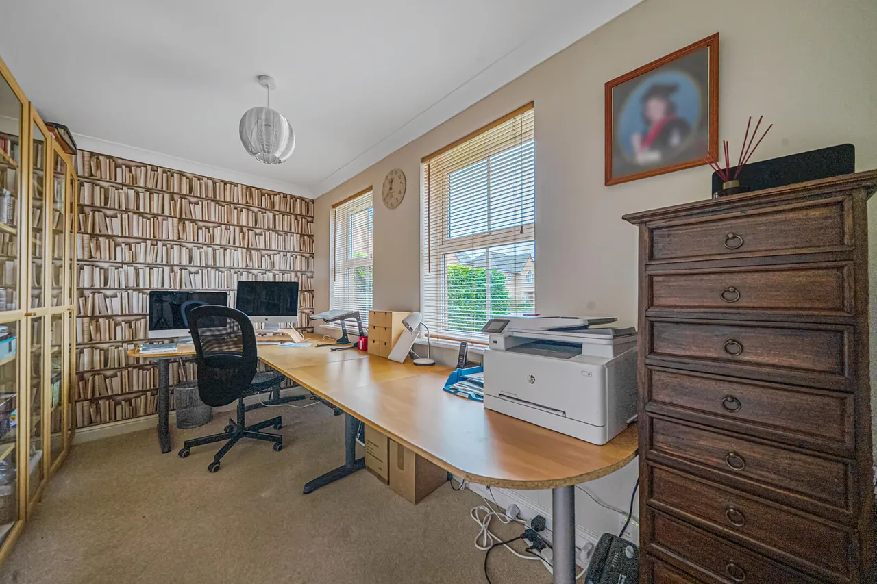 Woodford Close, Devizes, SN10, photo 13