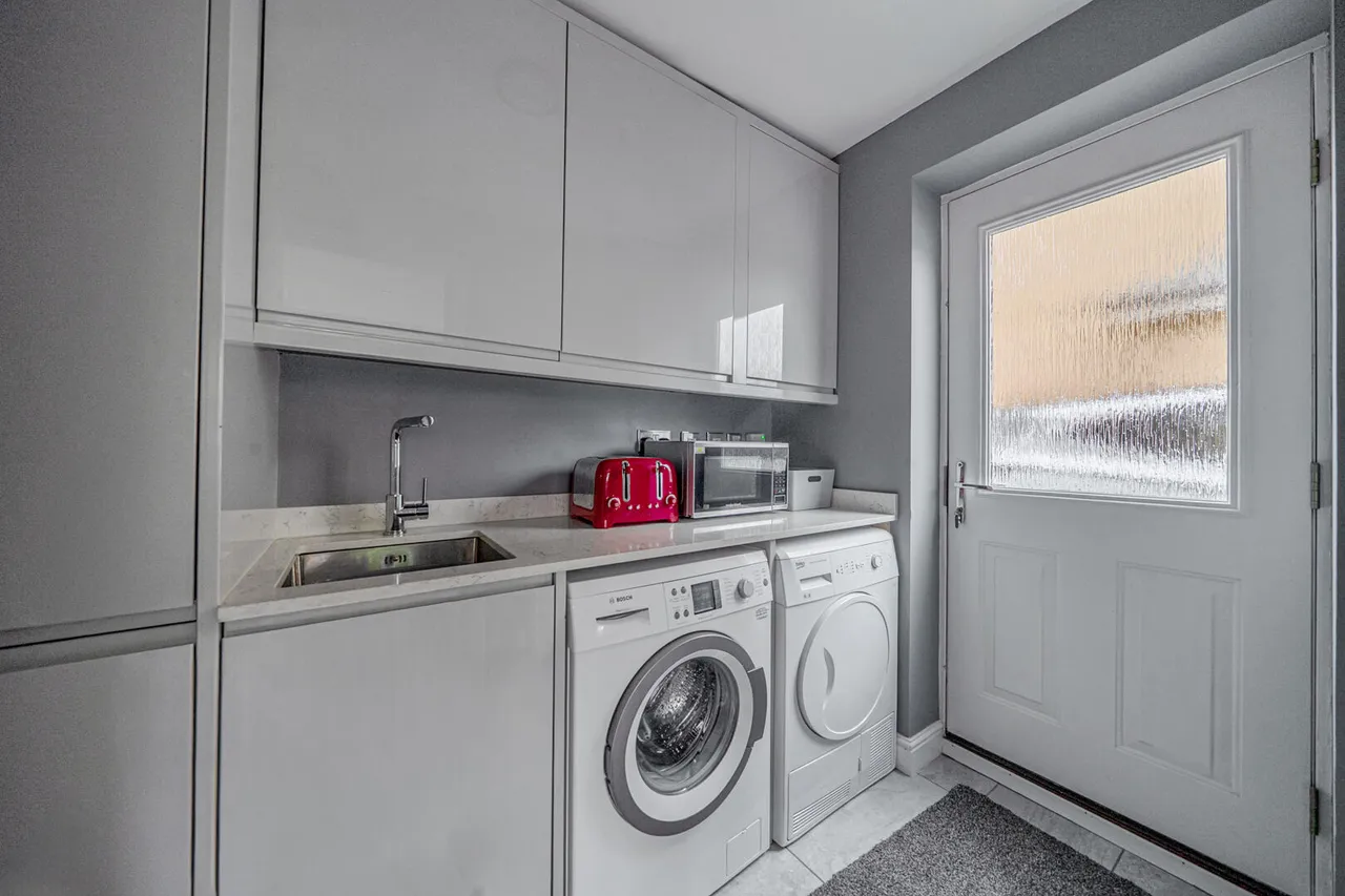 Woodford Close, Devizes, SN10, photo 12
