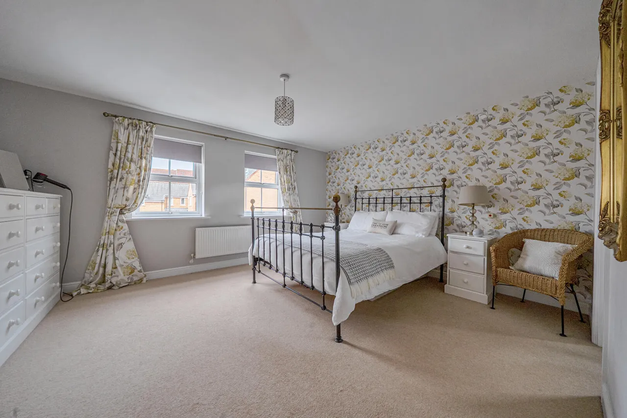 Woodford Close, Devizes, SN10, photo 6