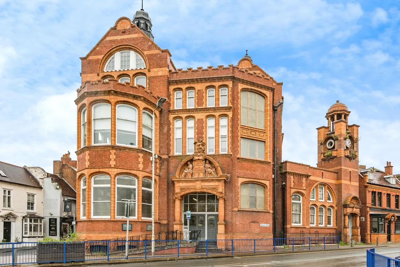 2 bed flat for sale, Hagley Road, Stourbridge, DY8