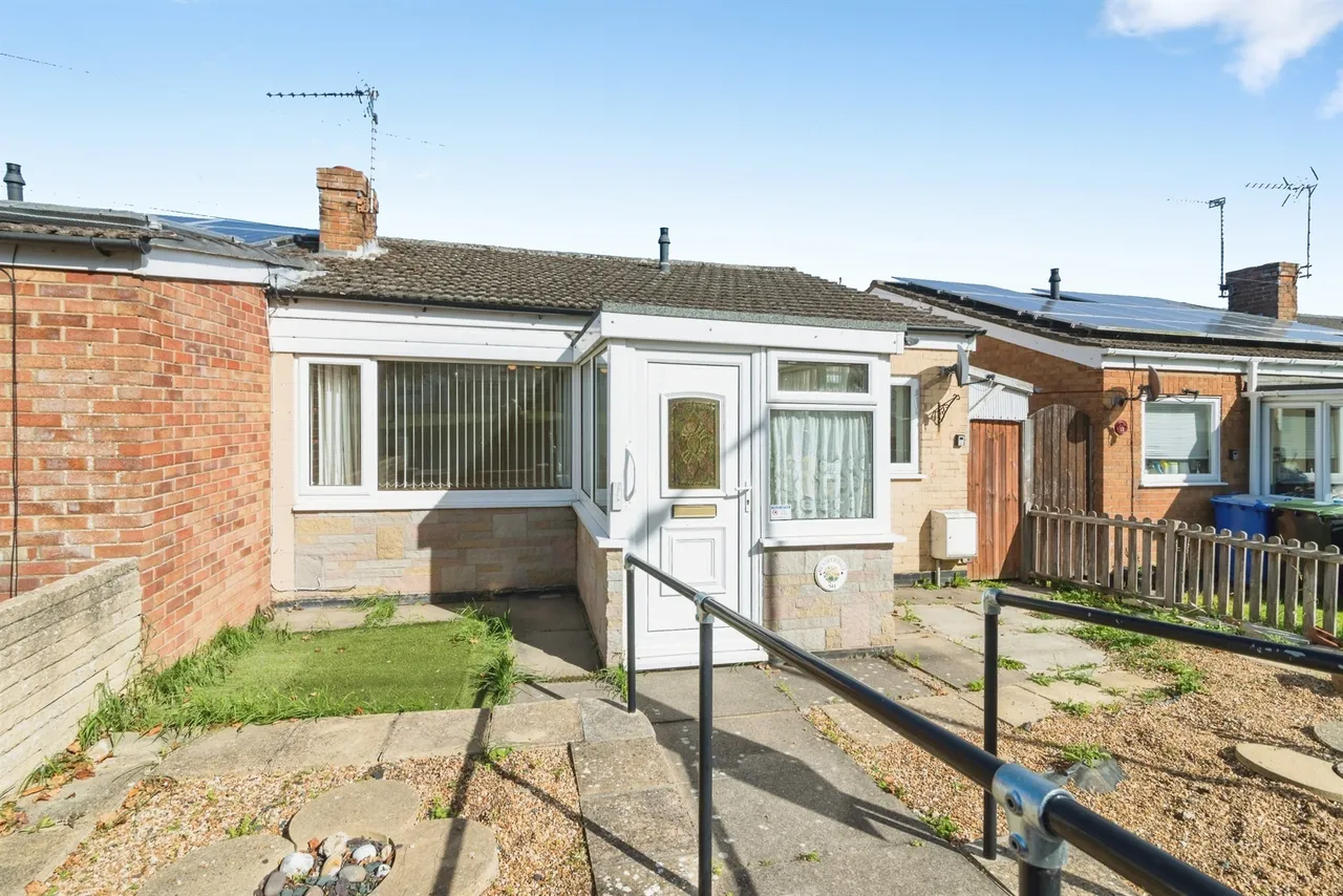 2 bed house for sale, Lloyds Avenue, Kessingland, NR33