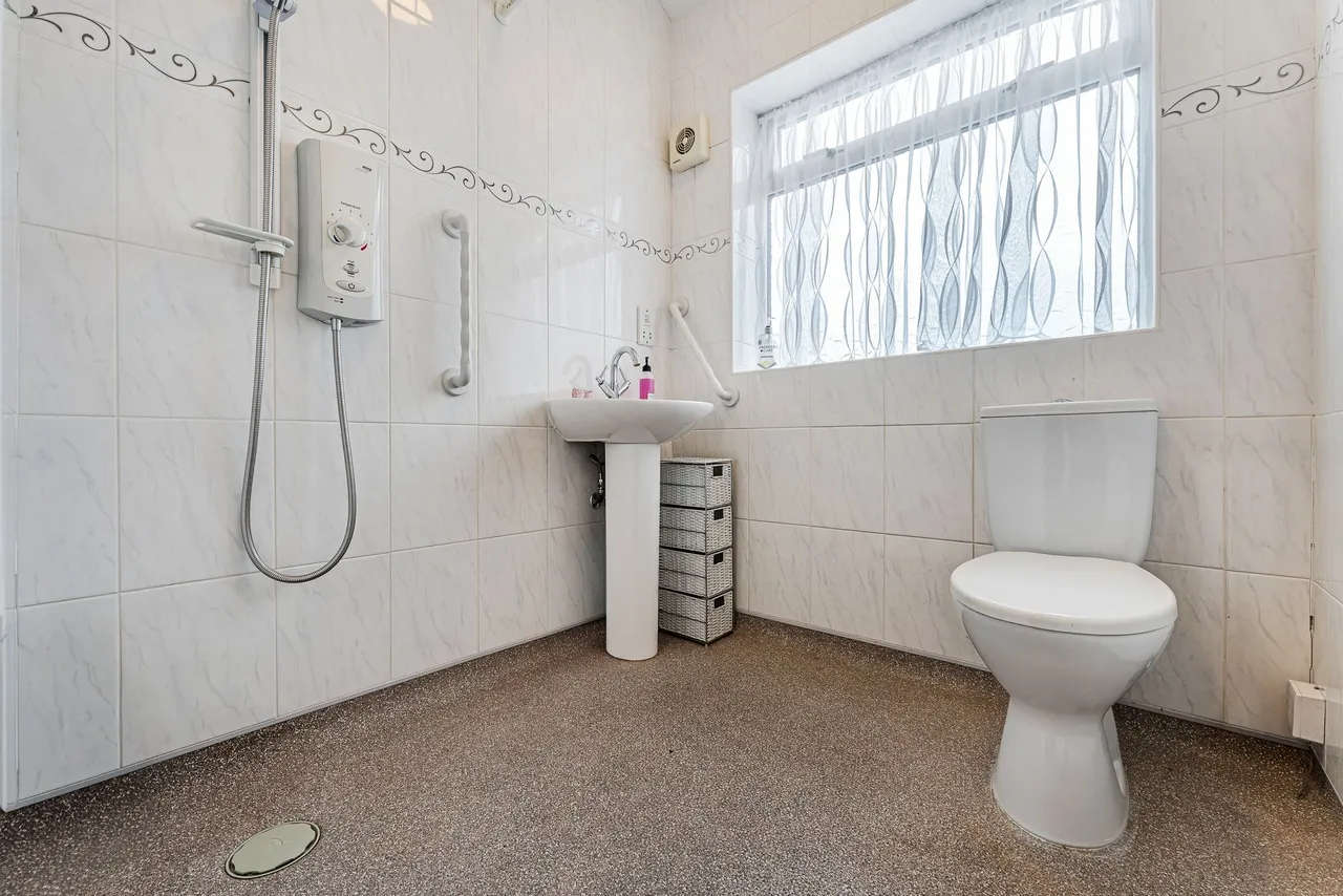 Newall Grove, Leigh, Leigh, WN7 1RZ, photo 14