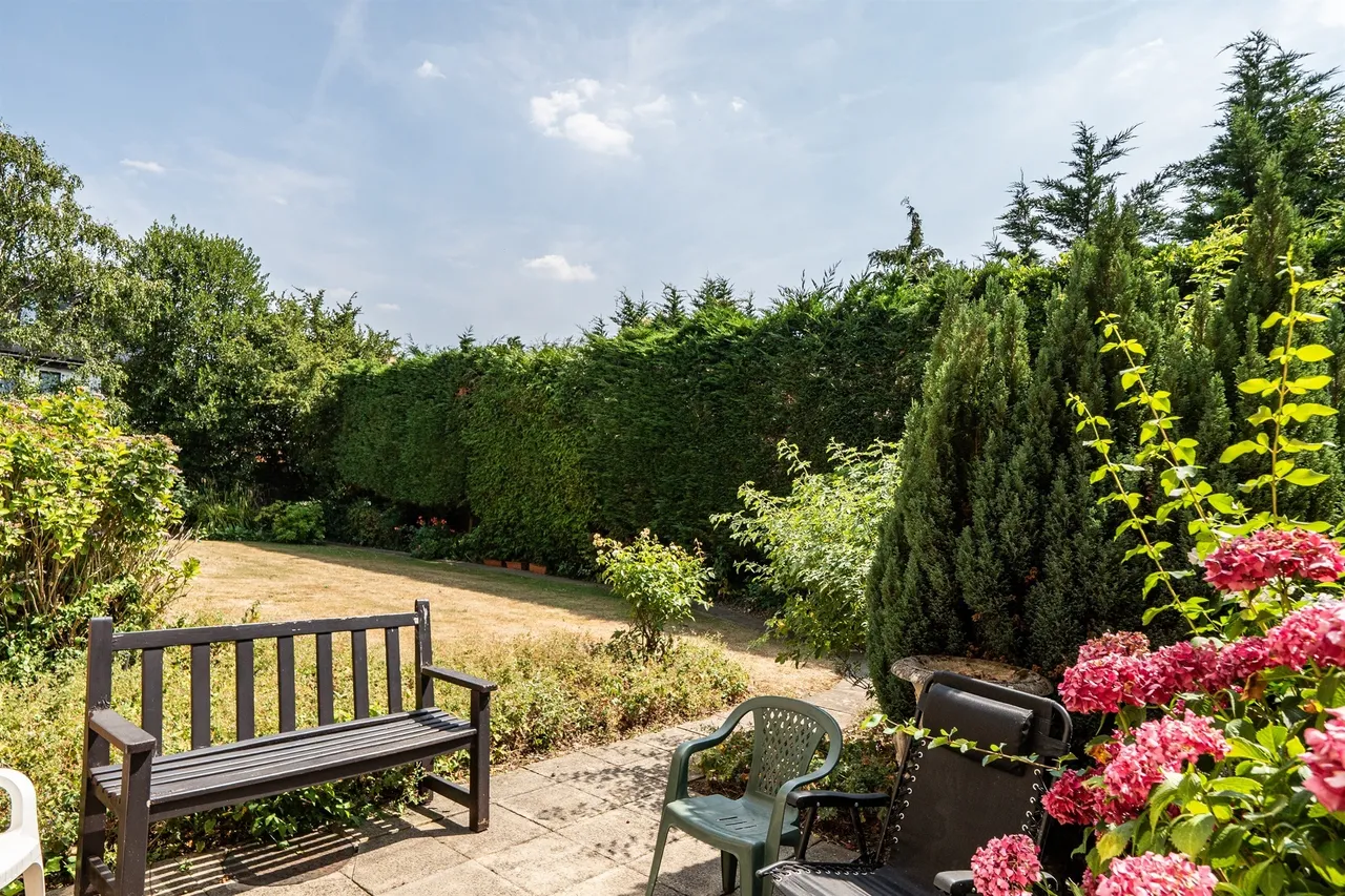 Village Road, Enfield, EN1, photo 9