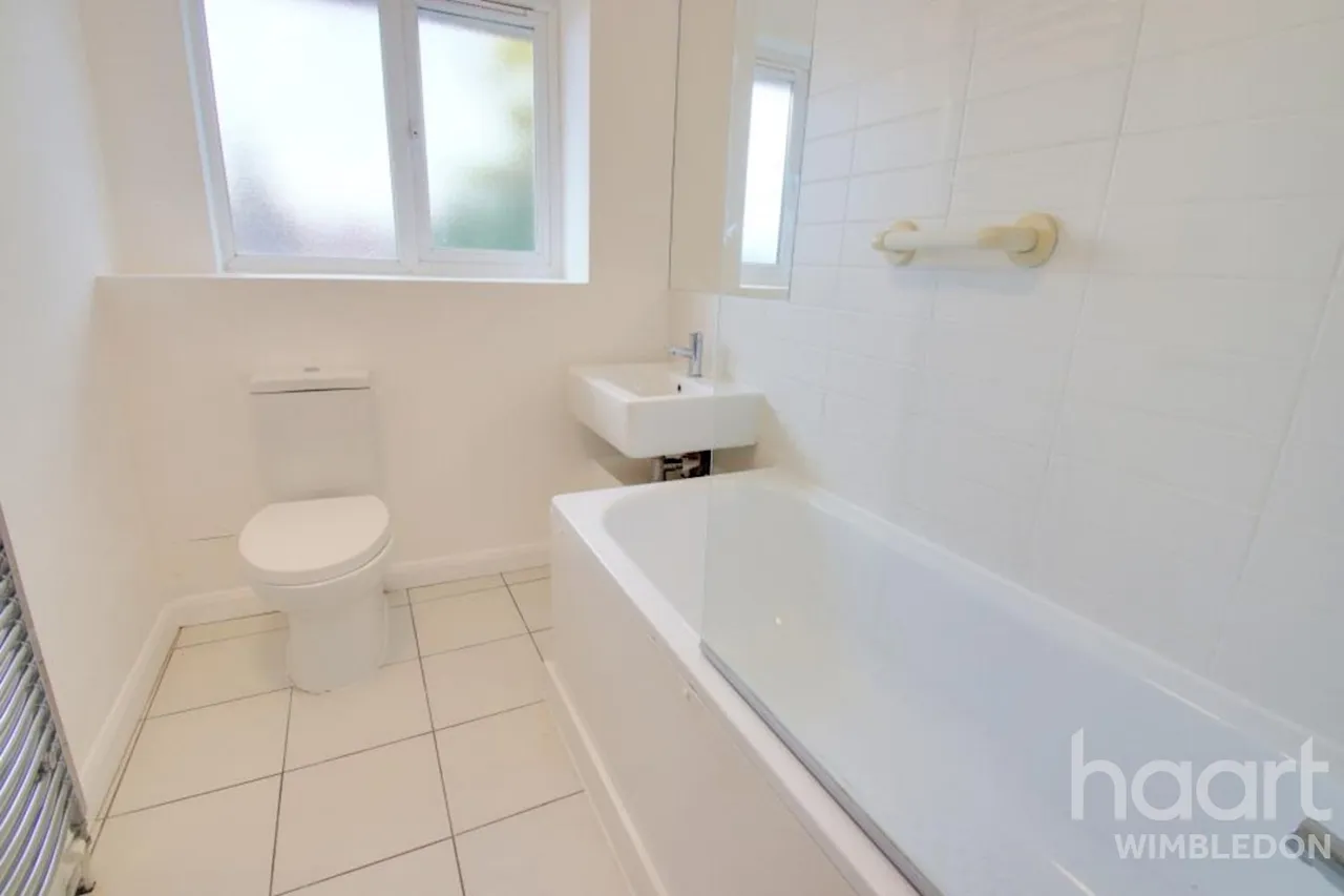 Crowthorne Close, SW18, photo 10