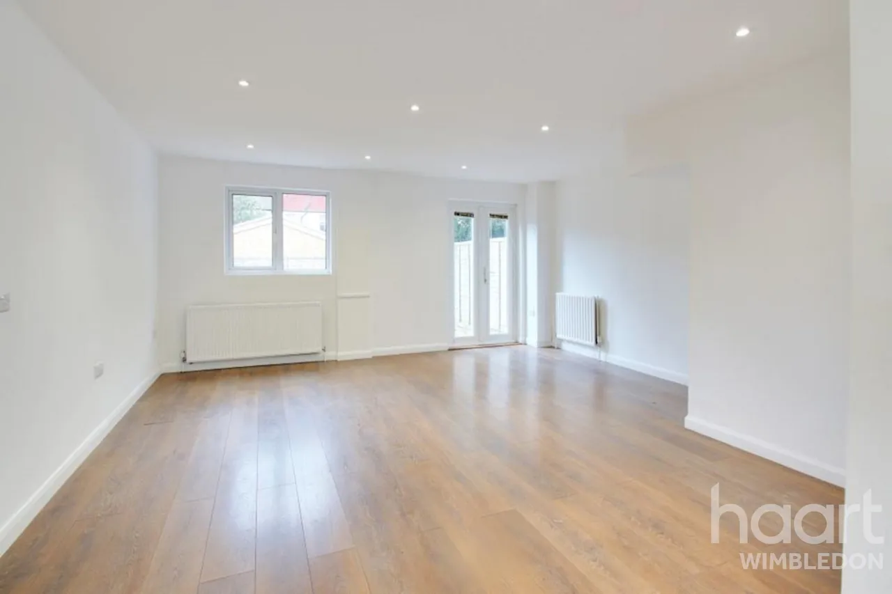 Crowthorne Close, SW18, photo 3