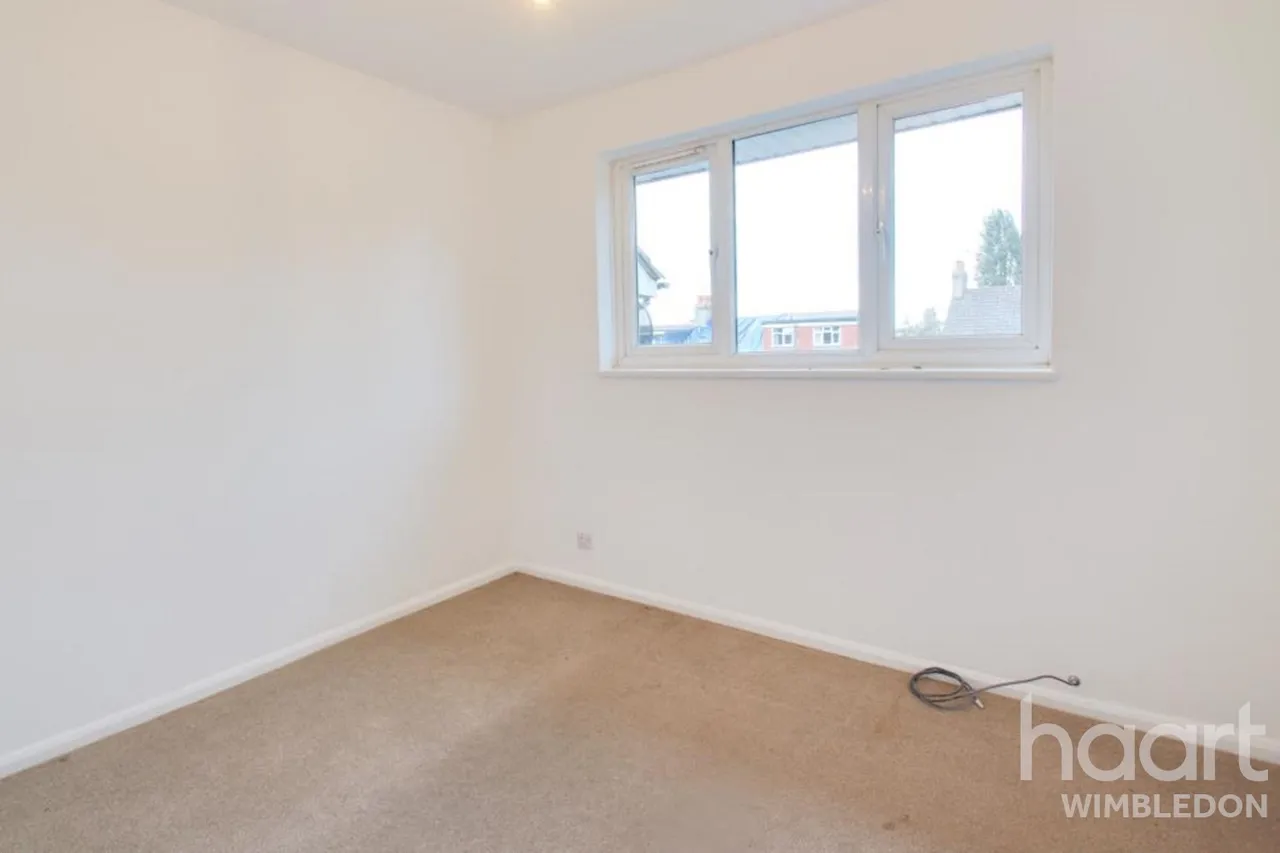 Crowthorne Close, SW18, photo 7